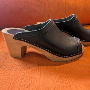 Peep toe wooden clogs mules black oiled leather size 37 (narrow?)